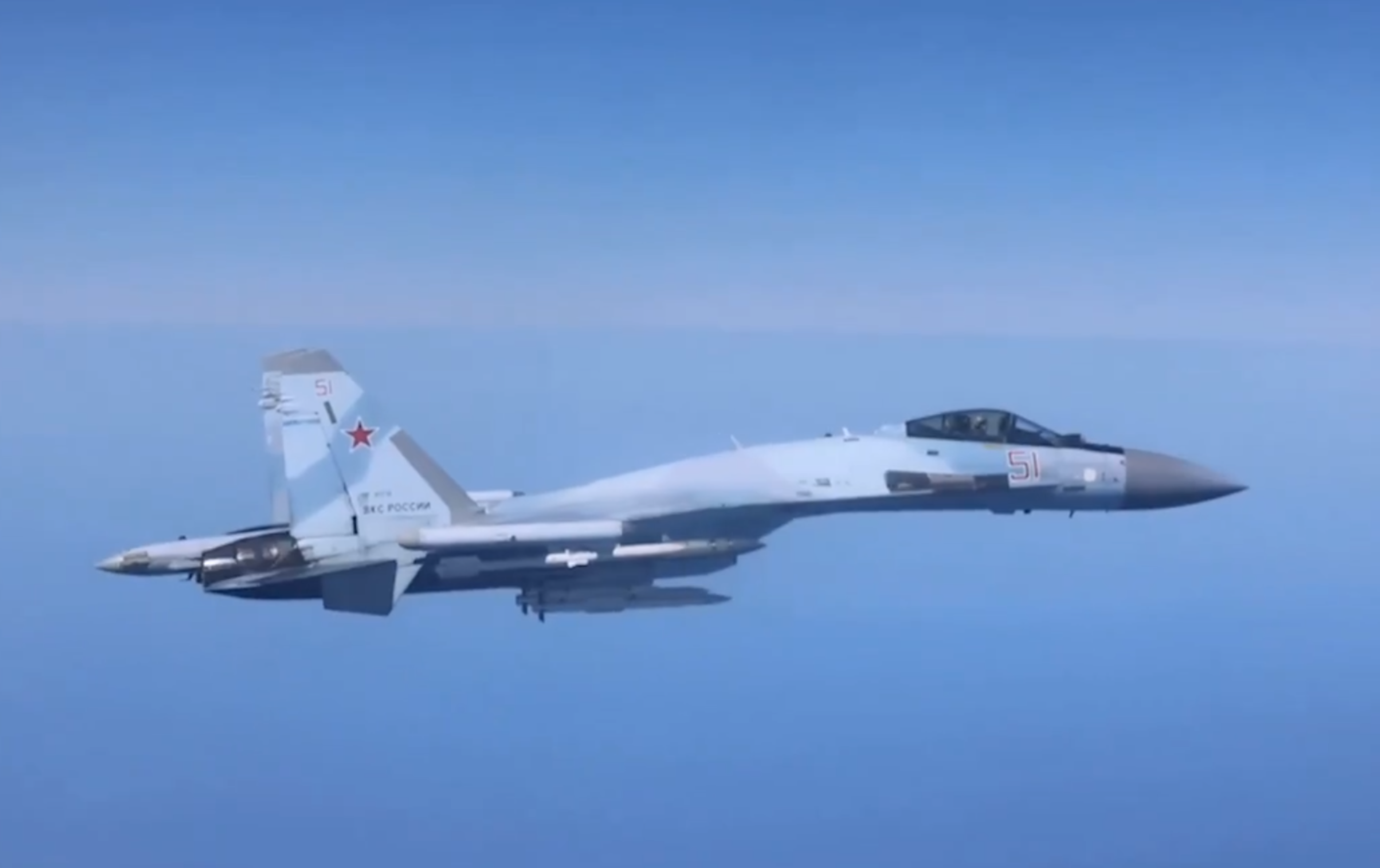 Havada korku: Rus uçağı İngiliz uçağına 6 metre yaklaştı, sistemleri kilitledi