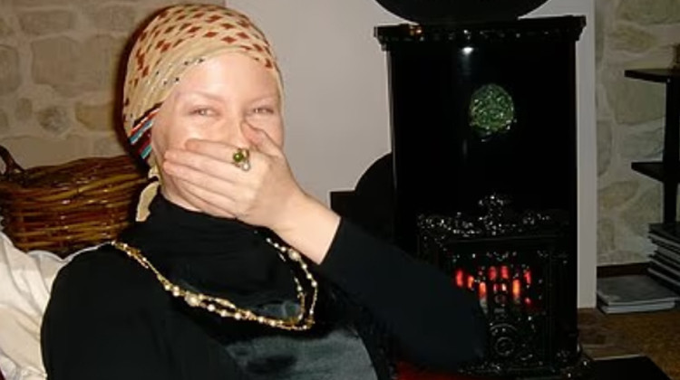 Kylie Minogue’un hayal kırıklığı: ‘Anne olmak için kanser tedavisini bile erteledim’