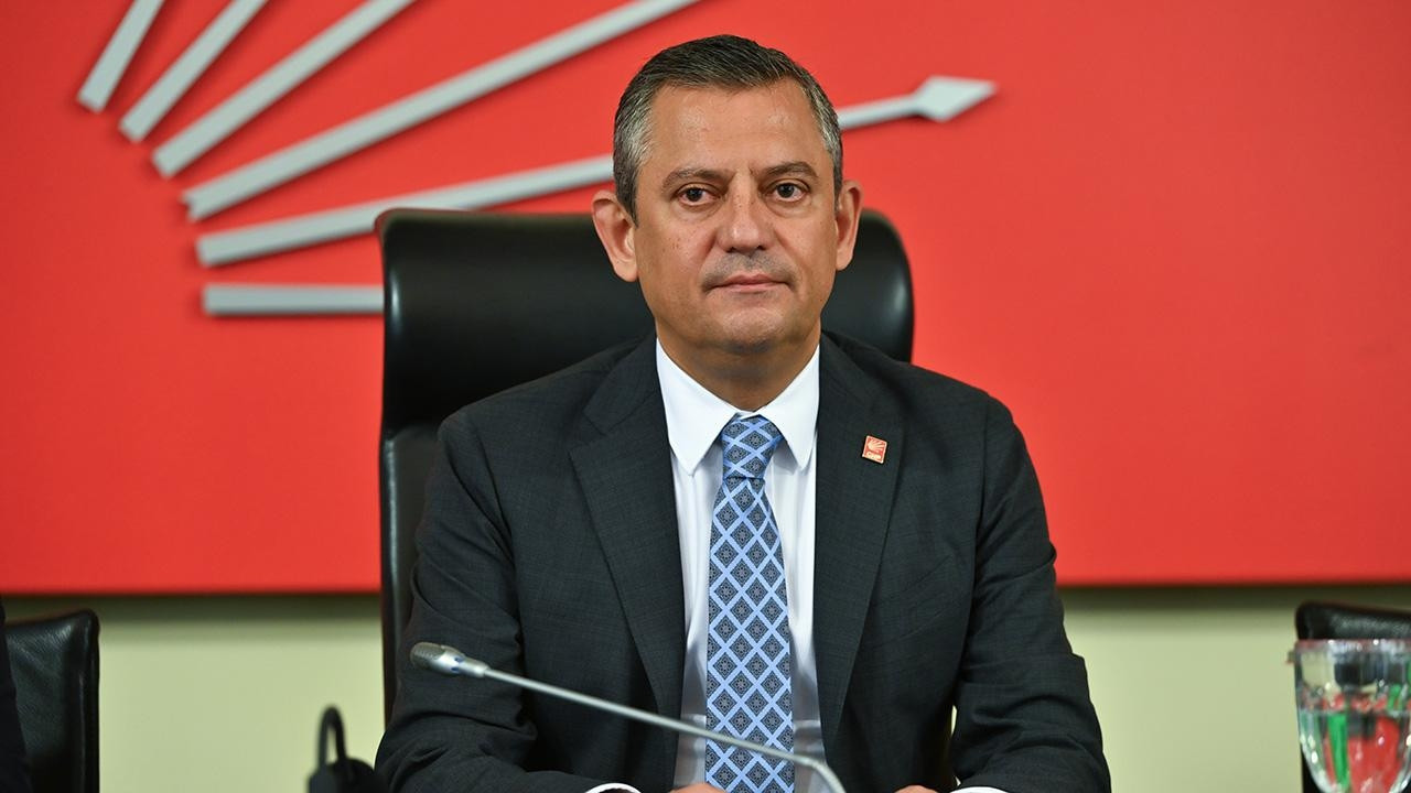 Özgür Özel: Erdoğan milleti adaysız, partisiz, lidersiz, seçeneksiz bırakmanın çabası içinde