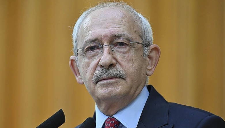 Kemal Kılıçdaroğlu, genel başkanlık mazbatasını bir icra memurundan aldı, avukatı çok sevindi