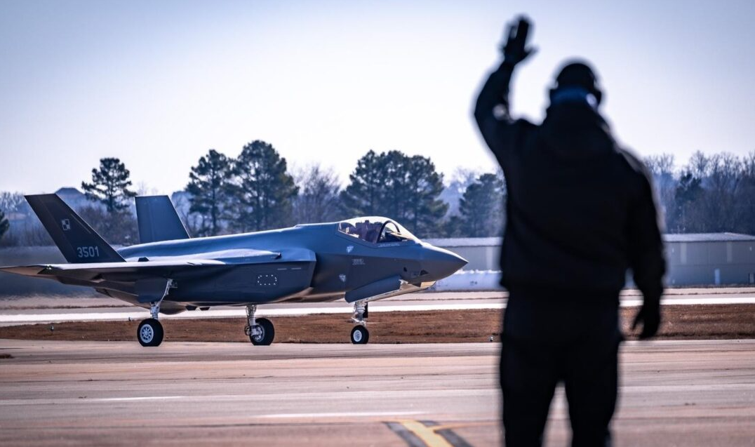 Sıfır kilometre F-35’ini alan NATO ülkesi sevinçten havalara uçtu