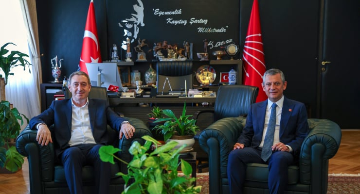 DEM Parti’den Özel’e ziyaret: Müdahaleyi meşru görmüyoruz
