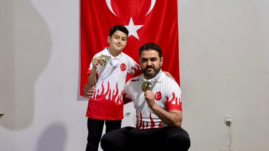 Baba-oğul aynı turnuvada şampiyon oldular: ‘Bis’ yapacaklar