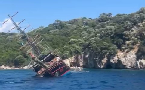 Bu batan tur teknesinde tam 148 kişi vardı!