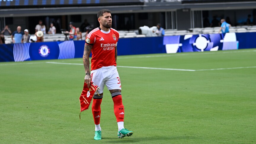 Arjantinli Otamendi 16 yıl sonra ükesine döndü