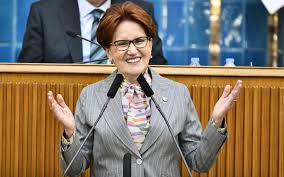 Meral Akşener Fenomeni: Türk Siyasetinde Kaçırılmış Bir Merkez Sağ Fırsatı mı?