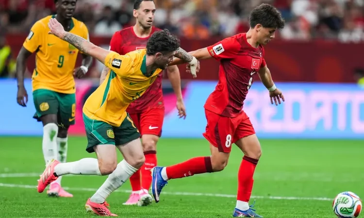 Boşverin siyaseti, futbol konuşalım
