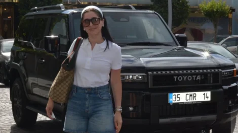 Cemre Baysel’in yeni oyuncağı