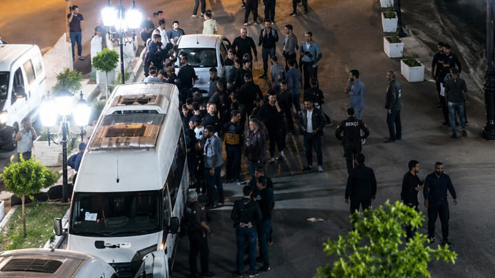Kına gecesinde gelin ve damat tarafları çatıştı: Sekiz yaralı