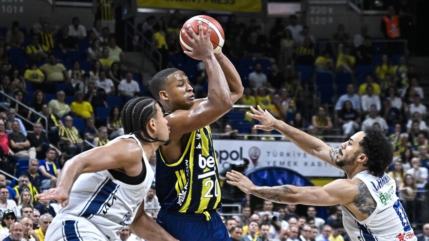 Fenerbahçe Beko, Anadolu Efes’i 73-72 yendi, seriyi 2-0 yaptı