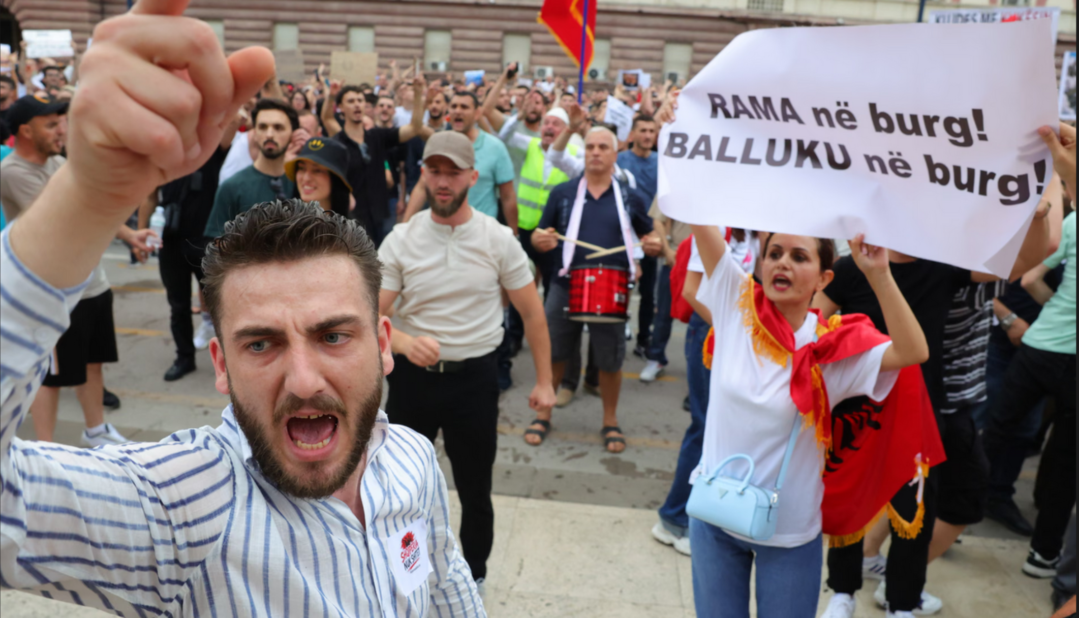 Trump’ın damadının gökdeleni ülkeyi sokağa döktü