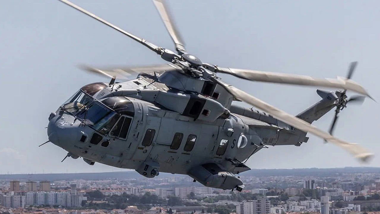 İngiltere’de askeri helikopter düştü: Üç asker öldü