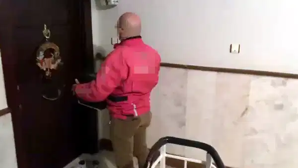 Uyuşturucu sanığına ‘kurye’ kılığında baskın: Tutuklandı