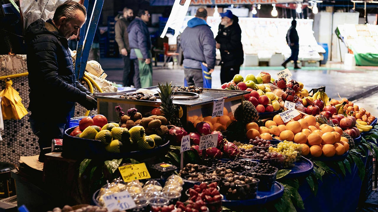 Enflasyonu düşürmeye uğraşıyoruz ama o artmaya devam ediyor