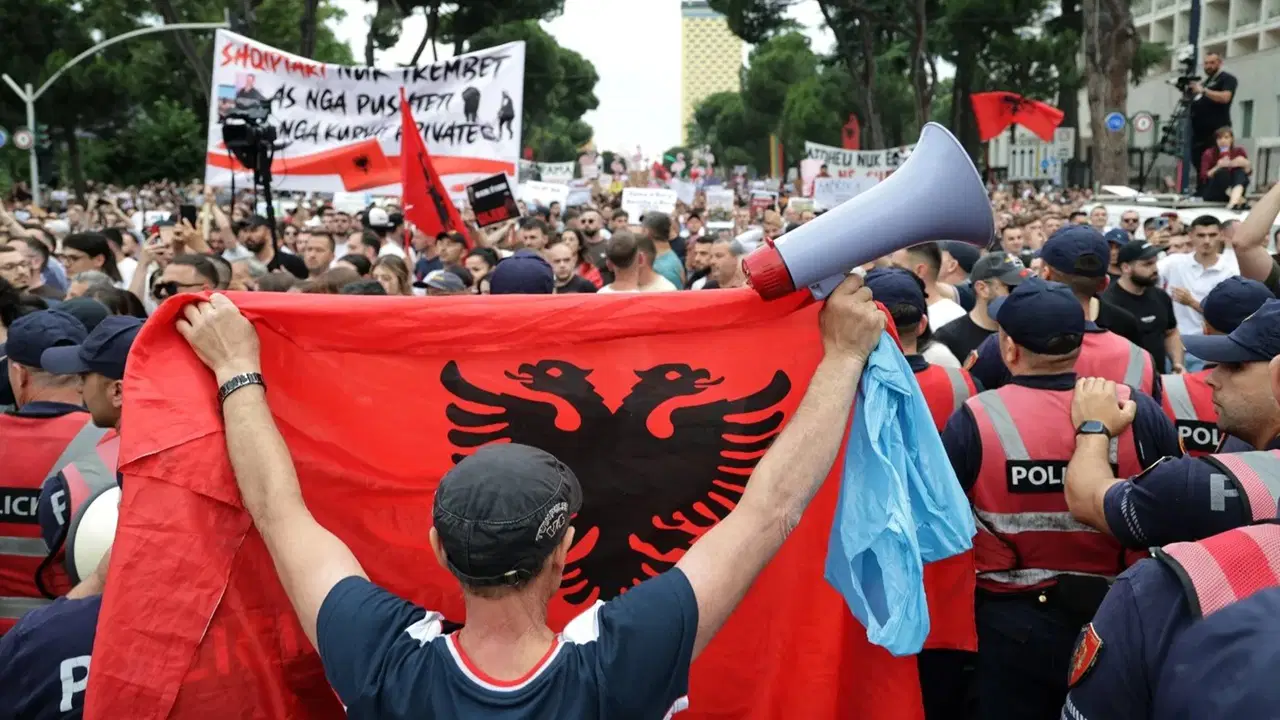 Trump’ın damadı Arnavutluk’ta kriz yarattı: Eylemler Yunanistan ve İtalya’ya sıçradı