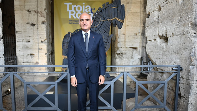 Roma’nın kalbi Kolezyum’da Troya’nın hikâyesi dünyayla buluştu