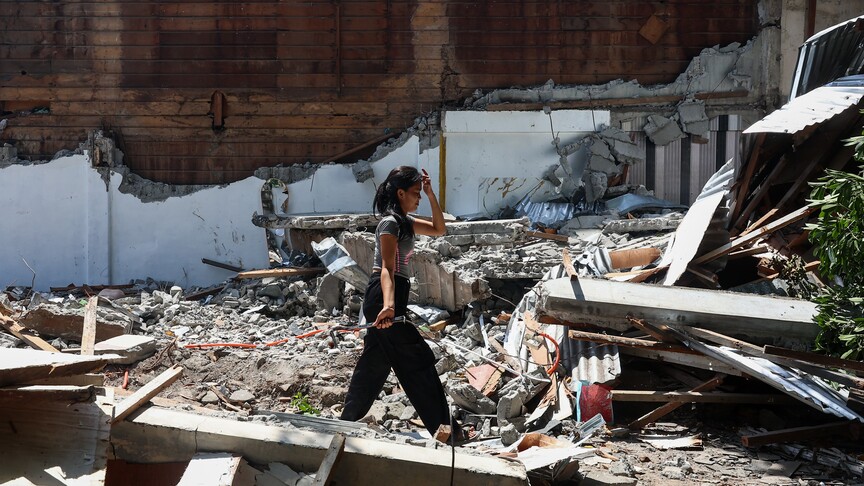7,8 büyüklüğündeki depremde ölü sayısı 61’e yükseldi