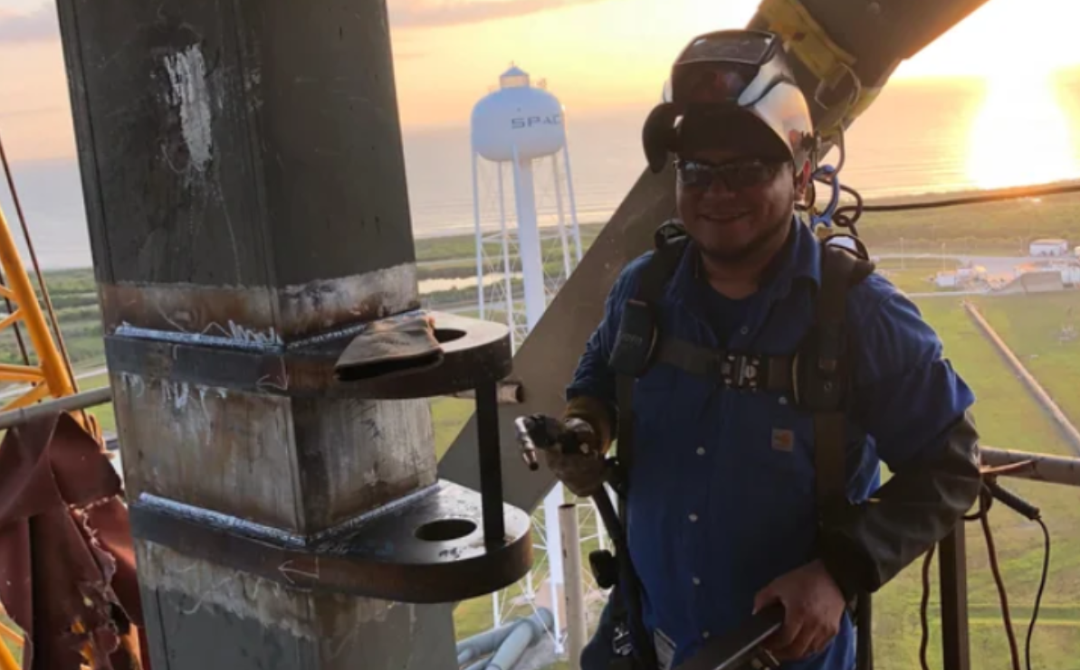 SpaceX’e kaynakçı olarak girdi, bugün milyoner