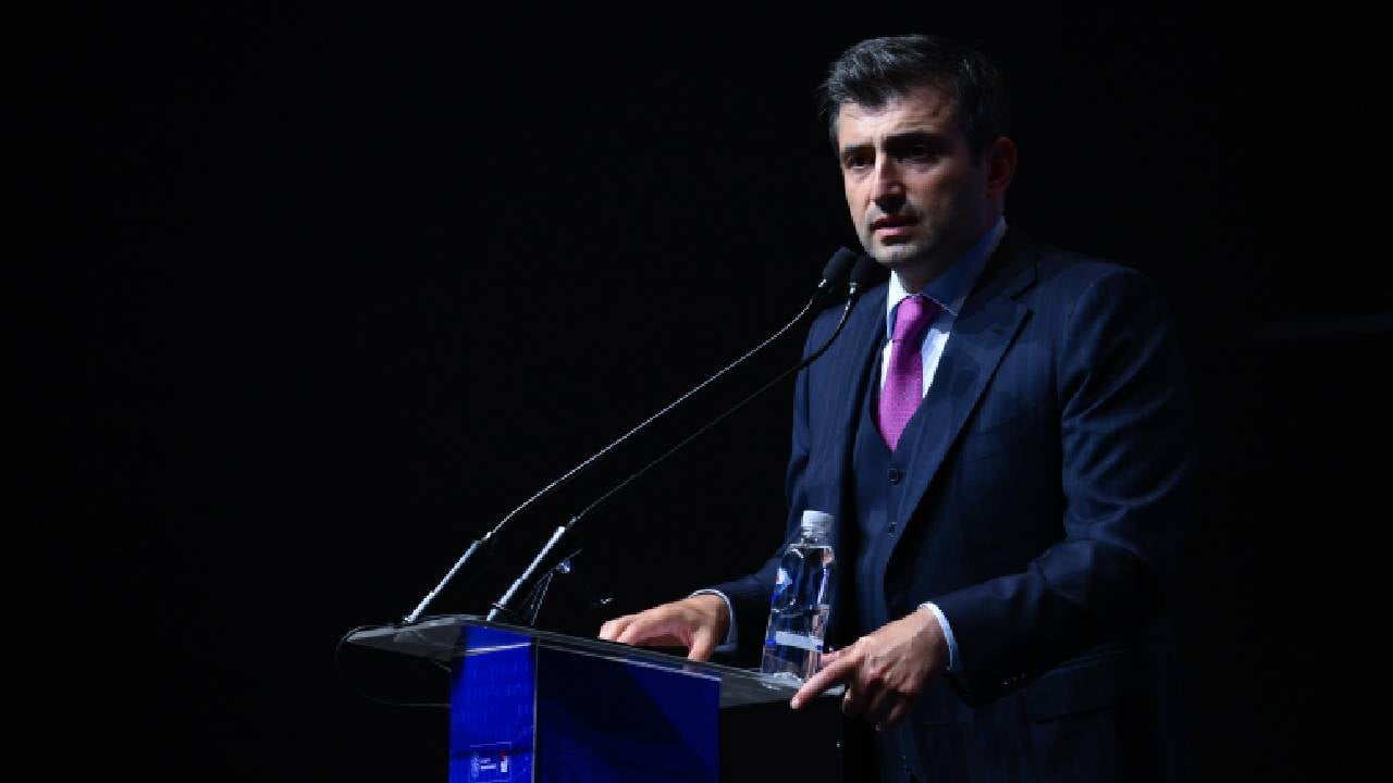 Selçuk Bayraktar az kalsın Nazım Hikmet’i anacaktı: Makinalaşmak istemiyorum