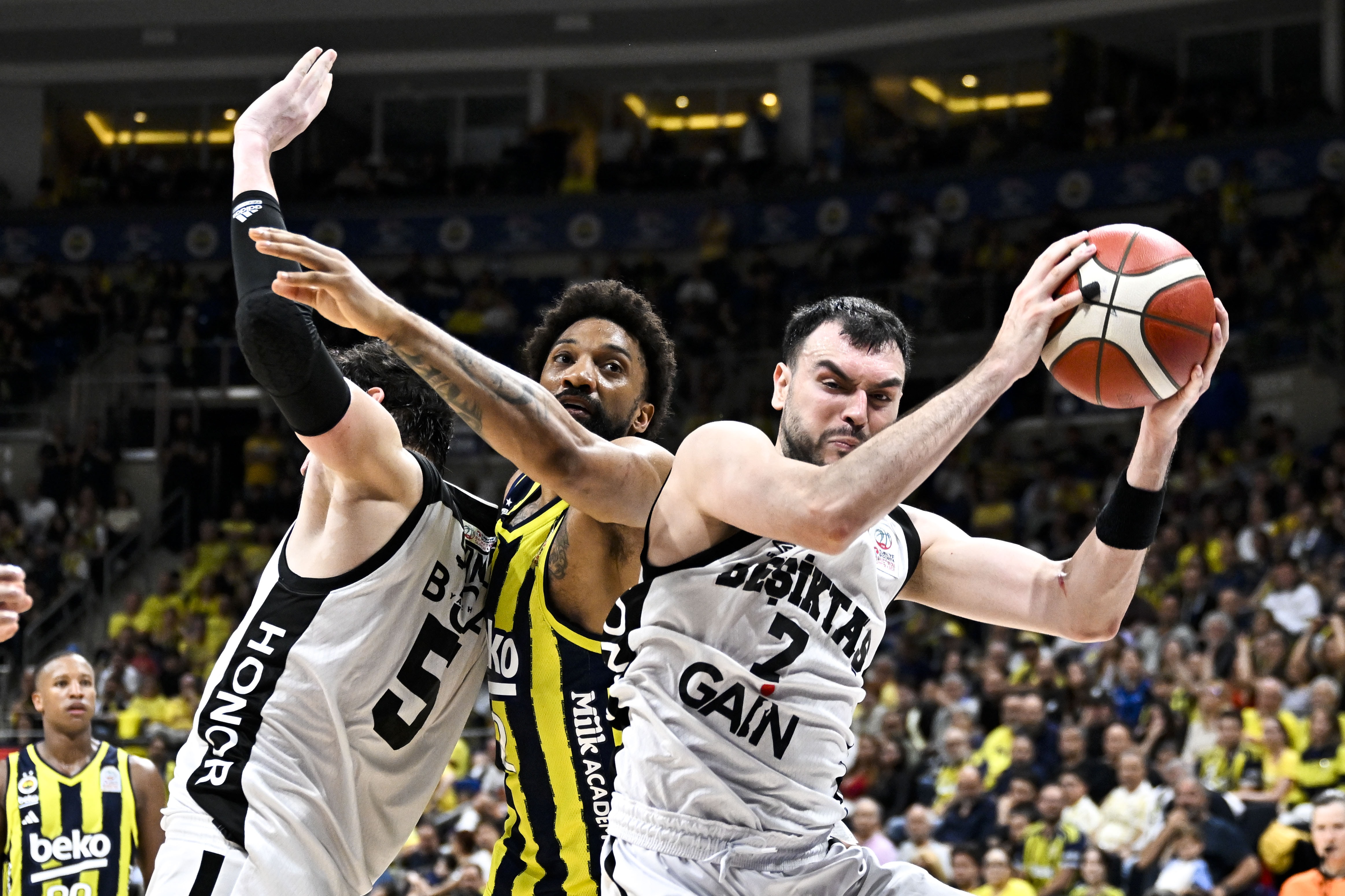 Beşiktaş ilk maçı kazandı, seride öne geçti