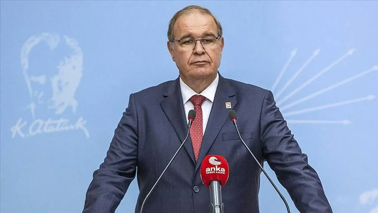 Faik Öztrak’tan Özgür Özel’e yanıt: Sırrı Süreyya’nın şakasını hatırlamış olmalı
