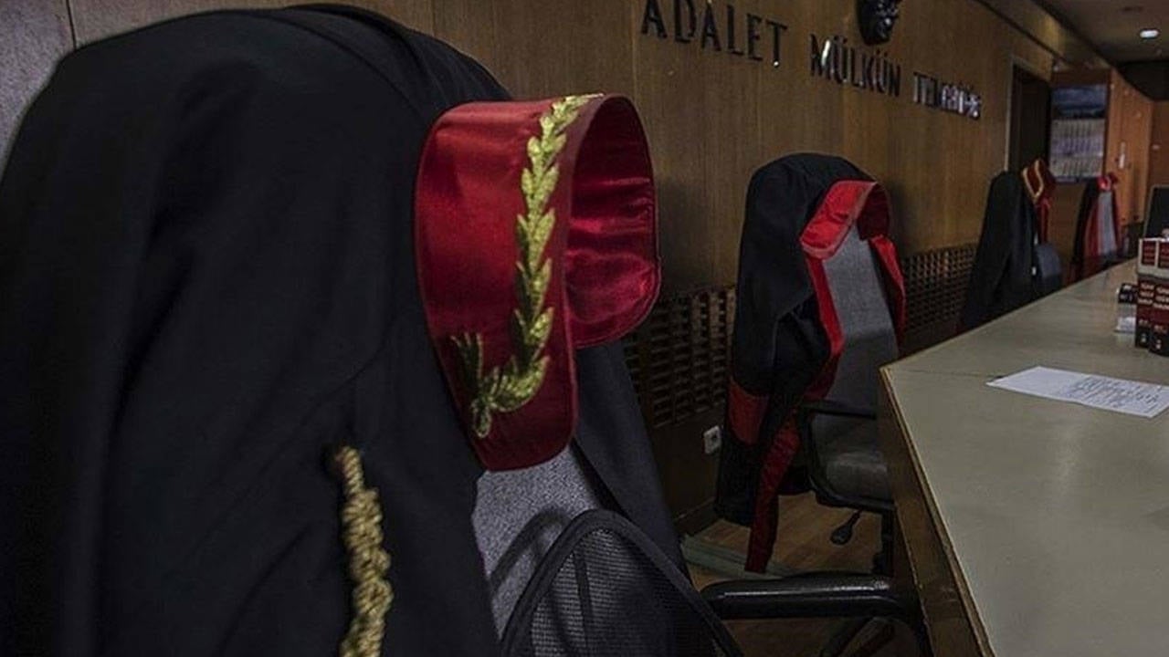 Savcı kurtarılamadı: Duruşma sırasında kalp krizi geçirmişti