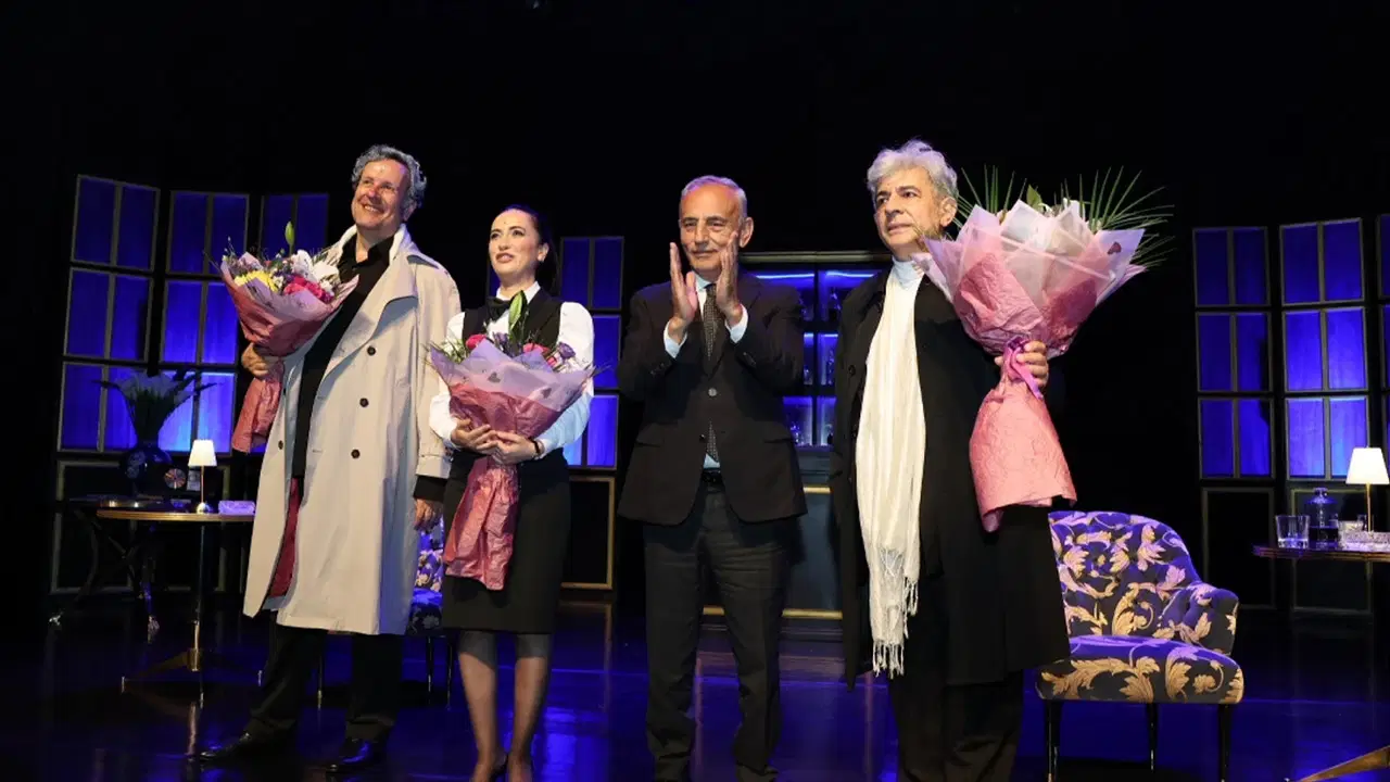 Okan Bayülgen ve Celal Kadri Kınoğlu aynı sahnede: ‘Devlerin Savaşı’