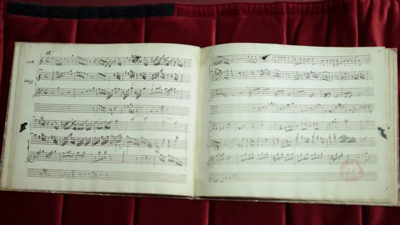 İsimsiz el yazması defter ona ait çıktı: Mozart’ın yedi yeni bestesi bulundu