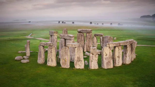 Stonehenge’in daha basit ve eski versiyonu bulundu