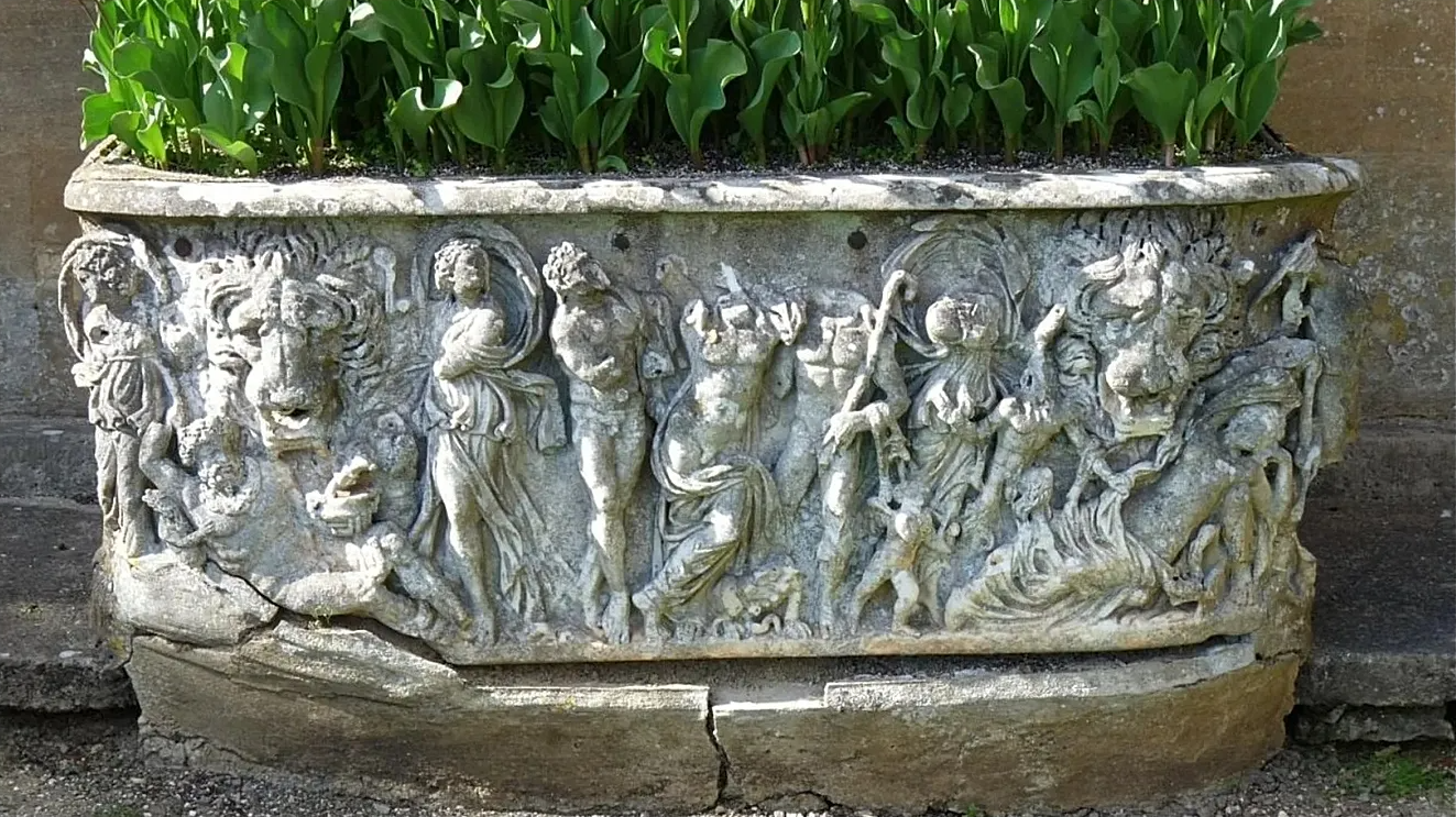 200 yıl çiçek diktikleri saksı Roma çıktı