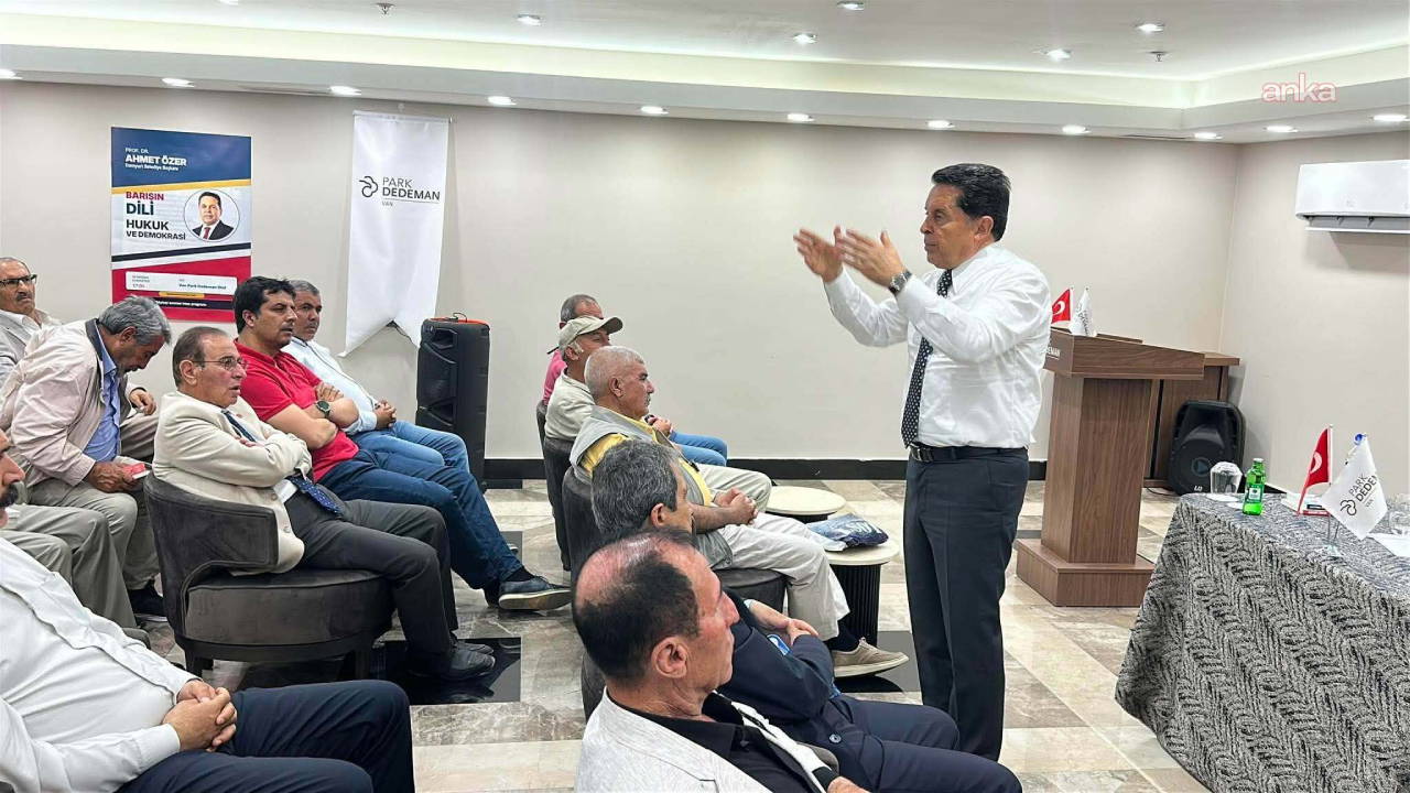 Ahmet Özer Van'da konuştu: 'Silah bırakmak Kürt sorununun çözümü değildir'
