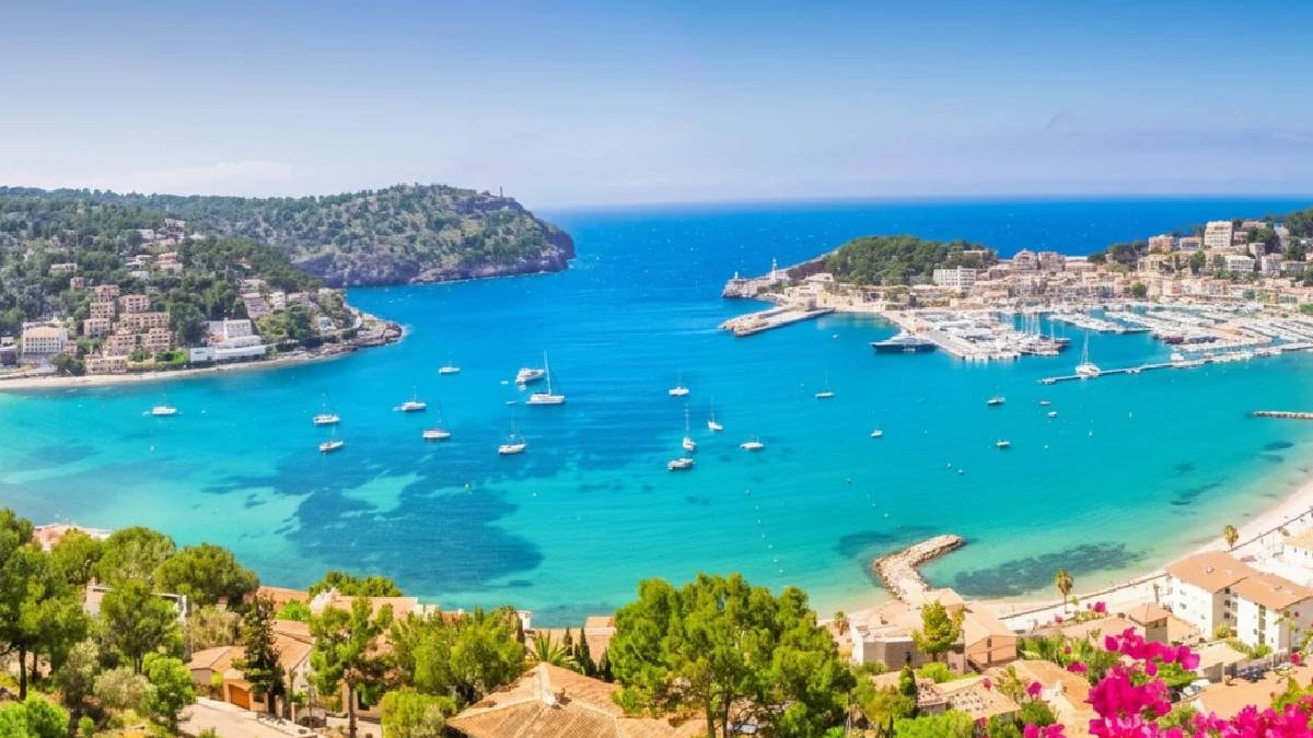 Turist akını dünyaca ünlü adanın alt yapısını çökertti