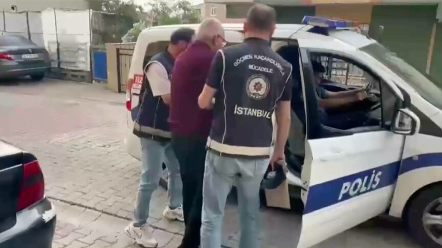 "Sahte belgelerle ikamet izni" operasyonu: 64 şüpheli gözaltına alındı