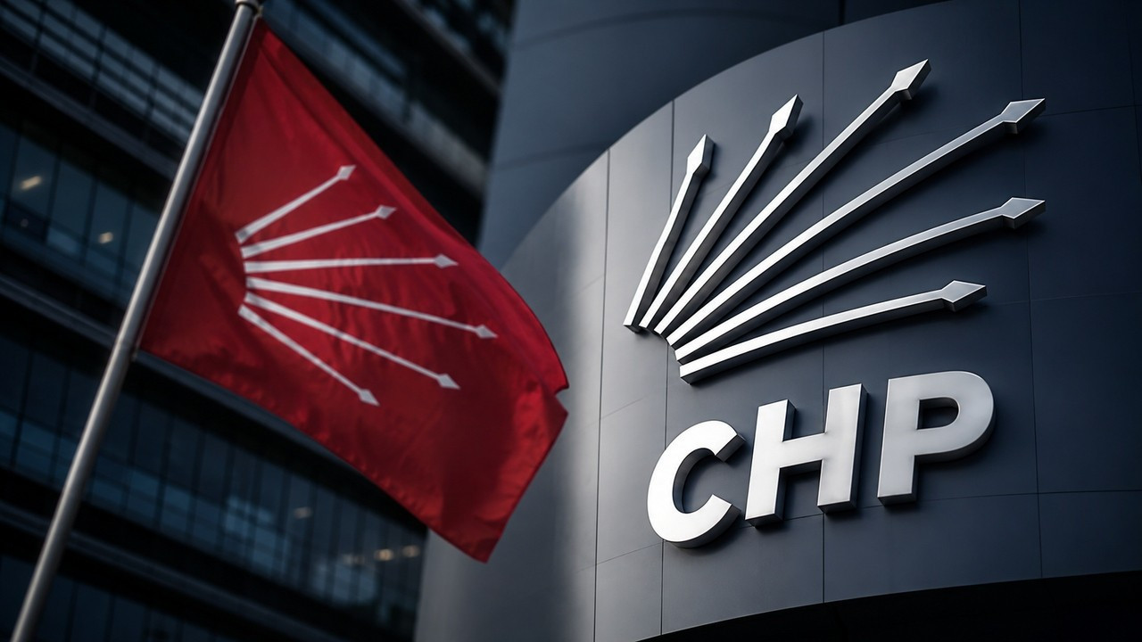 CHP'de 2 il başkanı görevden alındı