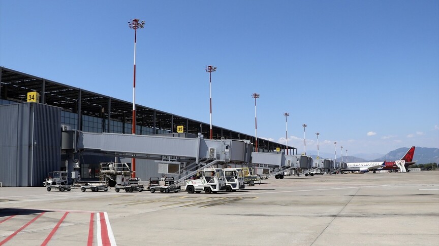 Dünyada bir ilk: YDA Dalaman Havalimanı tüm elektriğini çatıdaki GES’ten karşılıyor