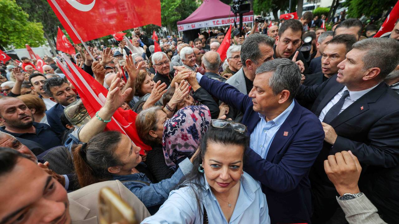 Özgür Özel nabız yokladı: "Yeni yol açılırsa birlikteyiz"