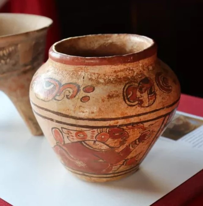 Dört dolara aldığı vazonun eşini müzede görünce bakın ne yaptı