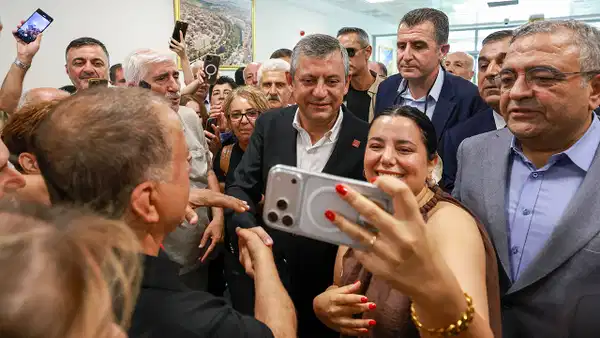 Özgür Özel Diyarbakır’a Demirtaş’ın selamını getirdi