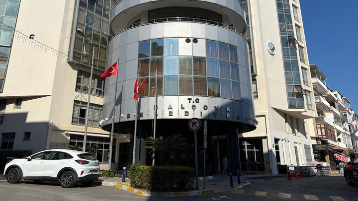 Son dakika... Balçova Belediye Başkanı Onur Yiğit'in annesi tahliye edildi