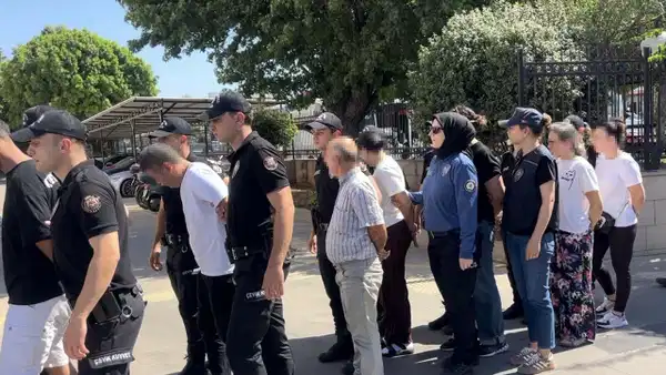 Muğla'da Göçmen Kaçakçılığına Yönelik Operasyon: 18 Gözaltı