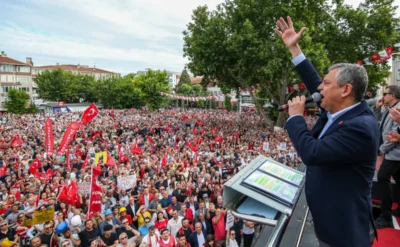 Özgür Özel Lüleburgaz’da gövde gösterisi yaptı