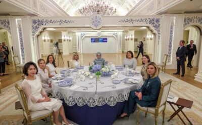 Anadolu Ajansı’nın  geçtiği bu “First Lady’ler masası”nın renkli hikayesi