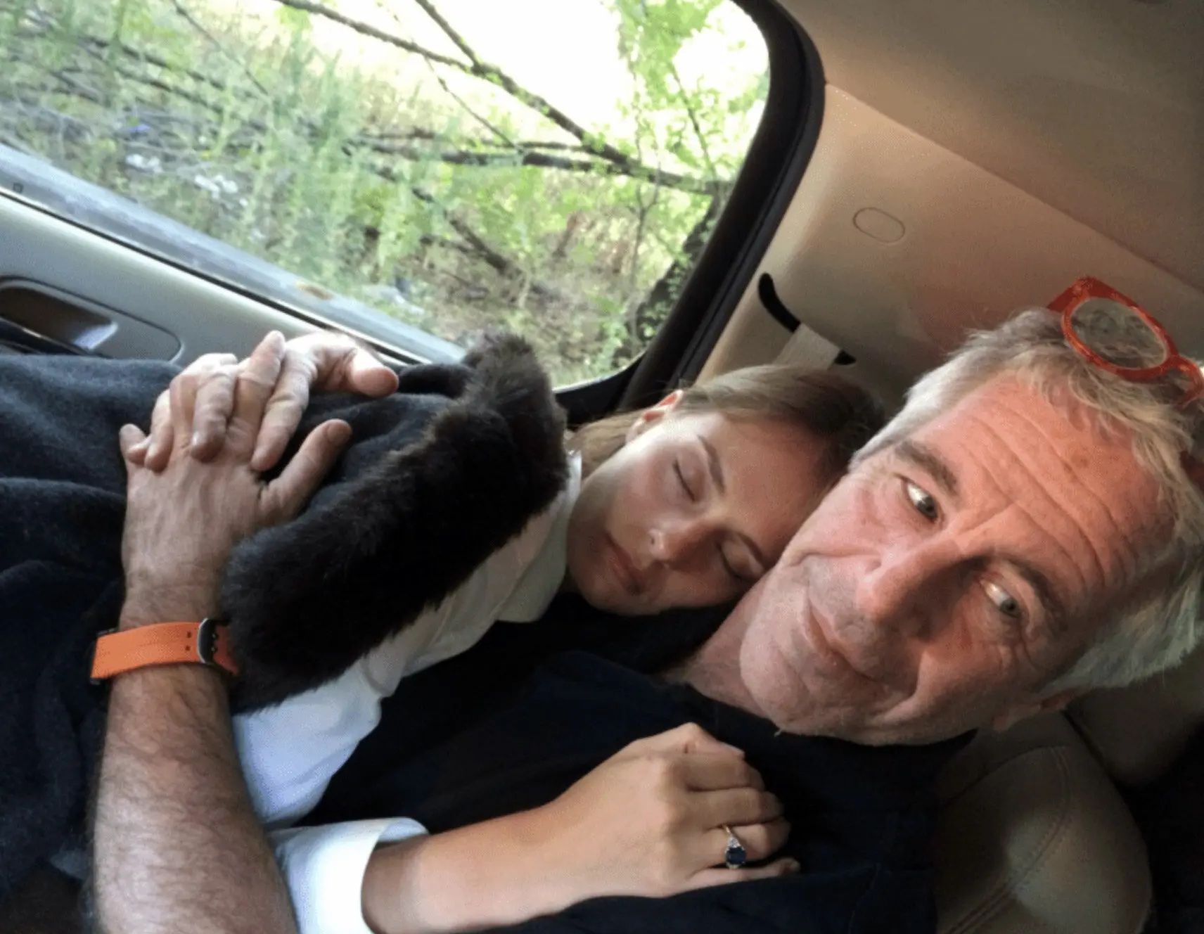 Epstein’in mirasından 100 milyon dolar alacak kız arkadaşıyla tanışın
