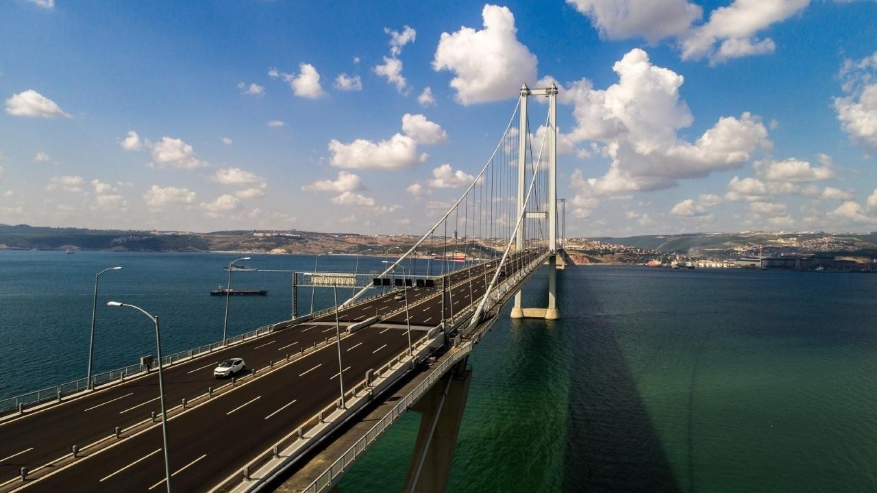 Otoyol ve köprü geçiş ücretlerine zam yapıldı