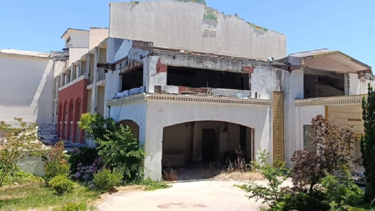 Beş yıldızlı otel harabeye döndü: Tüm eşyaları yağmalandı