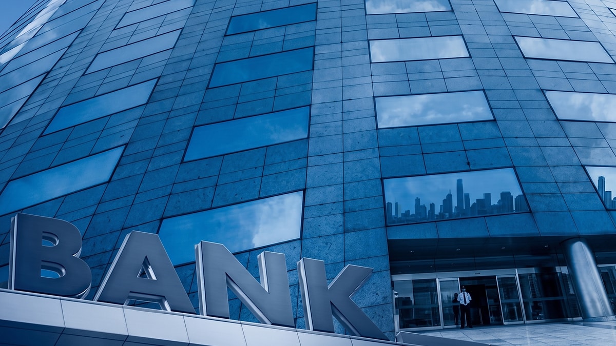Bir banka daha Kazakların oluyor