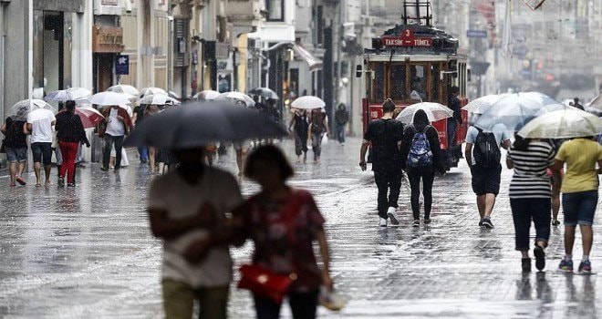 Cumartesi sabah İstanbul’a kuvvetli yağış geliyor