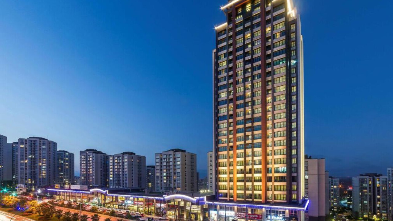 İstanbul'daki 26 Katlı Otel Rekor Fiyata Satışa Çıkarıldı