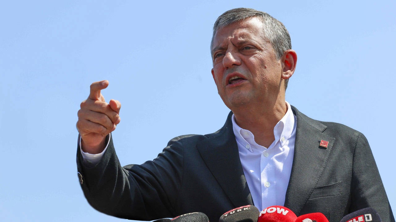 Özgür Özel, İmamoğlu Davalarını Takip Etmek İçin Silivri'de