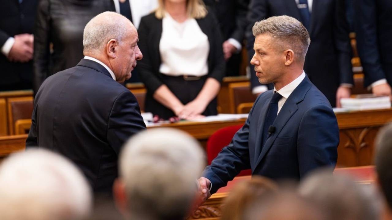 Orban’ın partisi cumhurbaşkanının görevden alınmasına direnecek